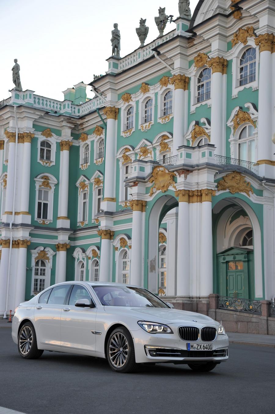  BMW 750i 2013 года  (фото 52 из 56)